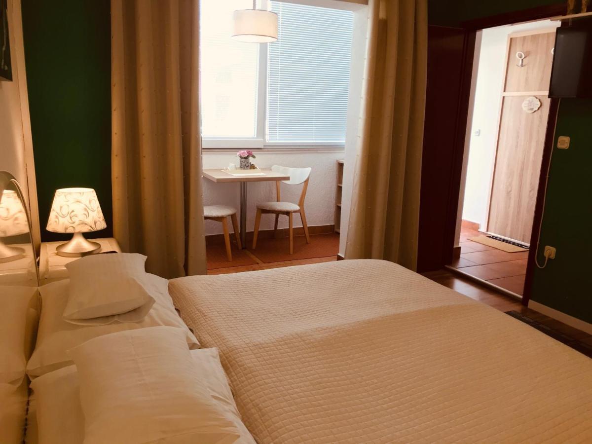 Apartments - Rooms Vesna Primošten المظهر الخارجي الصورة