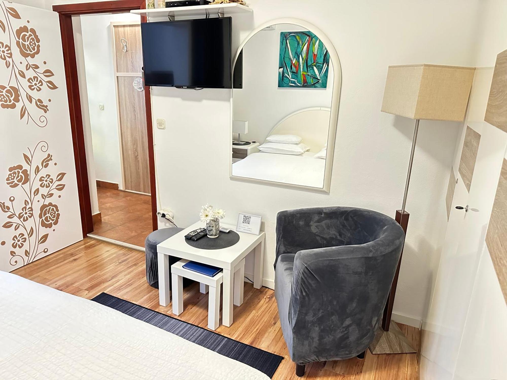 Apartments - Rooms Vesna Primošten المظهر الخارجي الصورة