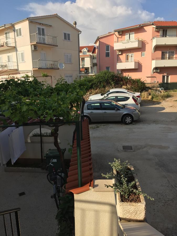 Primošten Apartments - Rooms Vesna المظهر الخارجي الصورة